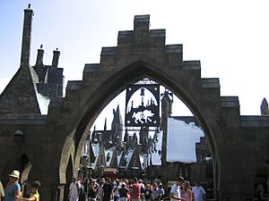 Archivo:Wizarding World Entrance
