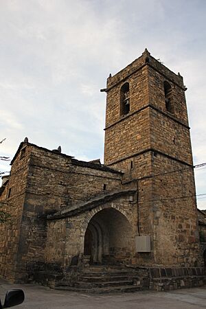 Archivo:01.Arro iglesia