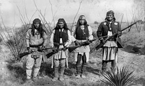 Apache chieff Geronimo (right) and his warriors in 1886.jpg