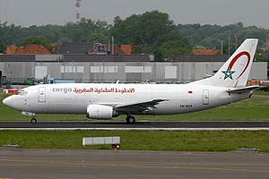 Archivo:Boeing 737-3M8(SF), Royal Air Maroc - RAM Cargo AN1920432