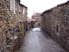 Calle de la aldea de Santa Marina - La Rioja