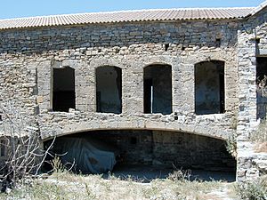 Archivo:Castillo de Morillo de Monclús