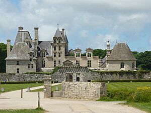Archivo:Château de Kerjean 1 vue générale