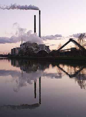 Archivo:Coal power plant Datteln 2