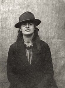 Conchita Monrás, 1917.jpg