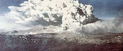 Archivo:Cordon Caulle eruption 1960