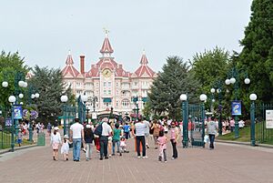 Archivo:Disneyland Park 05, Paris 22 August 2013