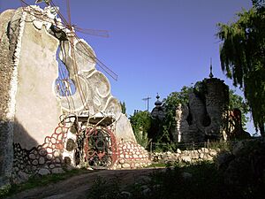 Archivo:Frente del Castillo de Dionisio Aizcorbi. Obra realizada por él.