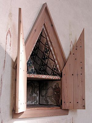 Archivo:Garda Wall cupboard 02