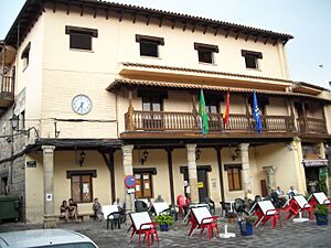 Archivo:Garganta la Olla ayuntamiento