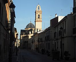 Godella. Iglesia desde la calle Mayor (cropped).JPG