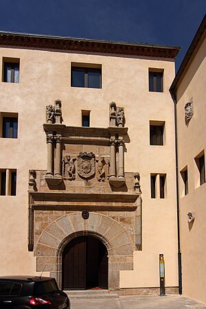 Archivo:Iglesia Convento de las Madres Isabeles, 2