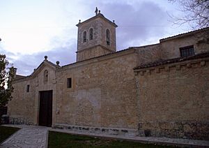Archivo:Iglesia de Fuentepiñel