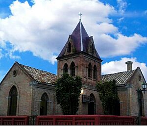 Archivo:Iglesia protestante Cristo Vive Christiansen