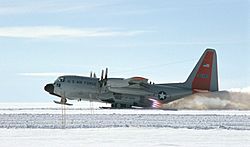 Archivo:LC130-Takeoff-Greenland.swn