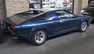 Archivo:Lamborghini Silhouette targa at Classic Remise Berlin, rear right