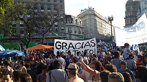 Archivo:Manifestación en apoyo a Cristina Fernández de Kirchner - 9 de diciembre de 2015 - 001