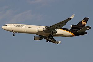 Archivo:McDonnell Douglas MD-11(F), United Parcel Service - UPS AN0755288