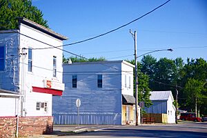 Archivo:Newtonsville-Cross-St-oh