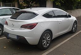 Opel Astra J GTC 02 France 2012-08-28