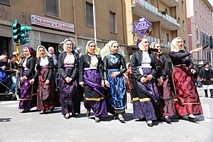 Archivo:Paulilatino - Costume tradizionale (14)