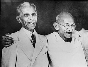 Archivo:Photograph of Jinnah with Gandhi in 1944 (Photo 429-17)
