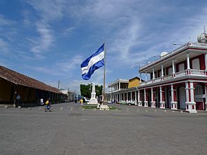 Archivo:Plaza de la Independencia - Granada, Nicaragua