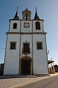 Portada de la ilesia de Santa Marina, en Veiga (Navia)