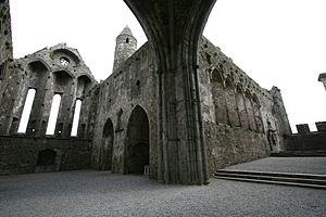 Archivo:Rock of Cashel catedral