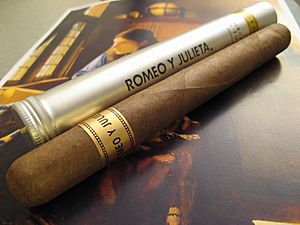 Archivo:Romeo Y Julieta Churchill Cigars Tubo