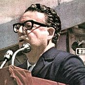 Archivo:Salvador Allende (1970) (cropped & edited)