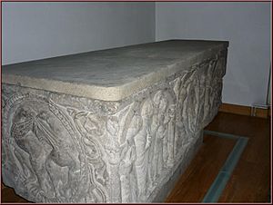 Archivo:Sarcófago de Doña Sancha de Aragón