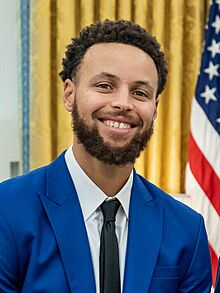 Steph Curry P20230117AS-1347 (cropped).jpg