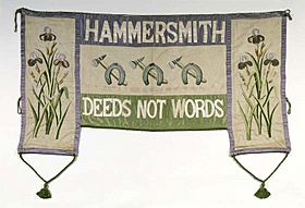 Archivo:Suffragette Banner - Museum of London