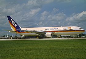 Archivo:TACA Boeing 767-33AER; N768TA, August 1993 (5423966883)
