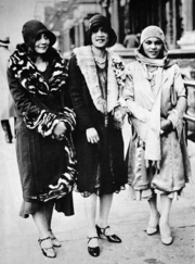 Archivo:Three Harlem Women, ca. 1925