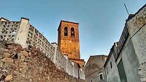 Archivo:Torre iglesia de Helechosa de los Montes HDR