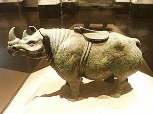 Archivo:Xihan rhino, gold & silver inlays