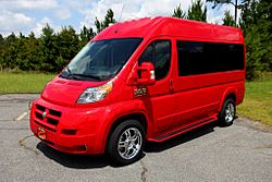 Archivo:2014 Sherry Vans Red High Top Conversion Van on ProMaster Chassis