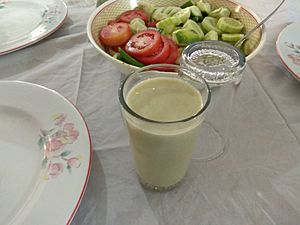 Archivo:A Glass of Borhani