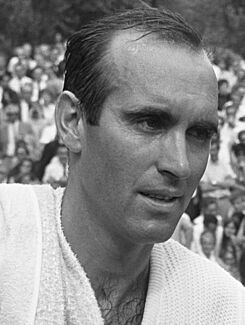 Andrés Gimeno, Bestanddeelnr 922-4574 (cropped).jpg