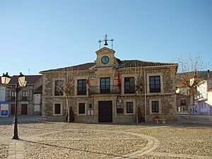 Archivo:Ayuntamiento de Lozoya
