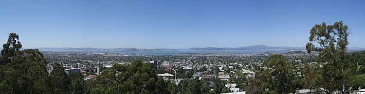 Archivo:Berkeley-San Francisco-Oakland-Richmond--Panorama