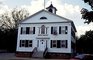 Archivo:BrooklynCT Town hall 1024px