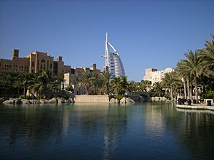 Archivo:Burj al Arab (4129376800)
