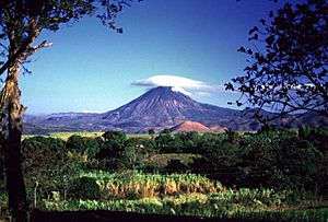 Archivo:Chingo volcano
