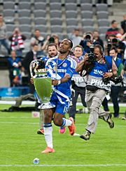 Archivo:Didier Drogba Champions League Winner 2012