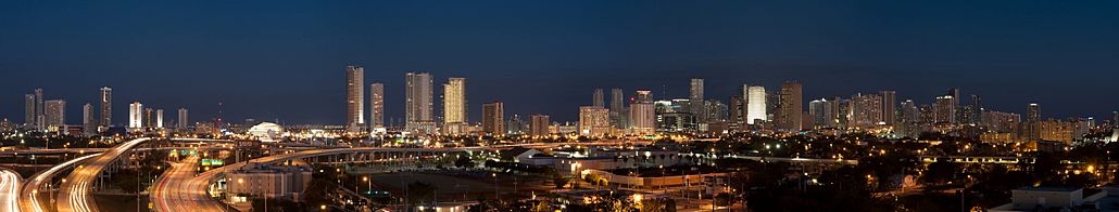 Archivo:Downtown Miami skyline 20100305