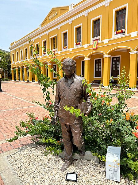Estatua GGM Aduana