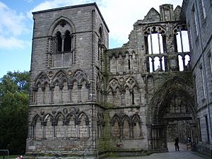 Archivo:Holyrood Abbey - geograph.org.uk - 568988